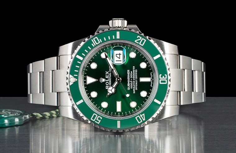 Side view of superclone watches Rolex 116610LV