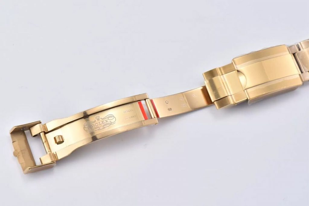 "Detailed view of the best fake Rolex Daytona strap material."